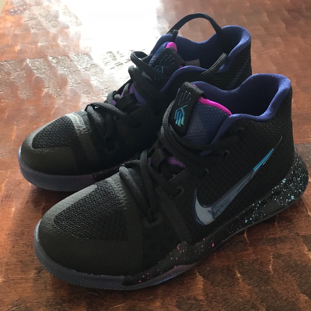 Kyrie 3s